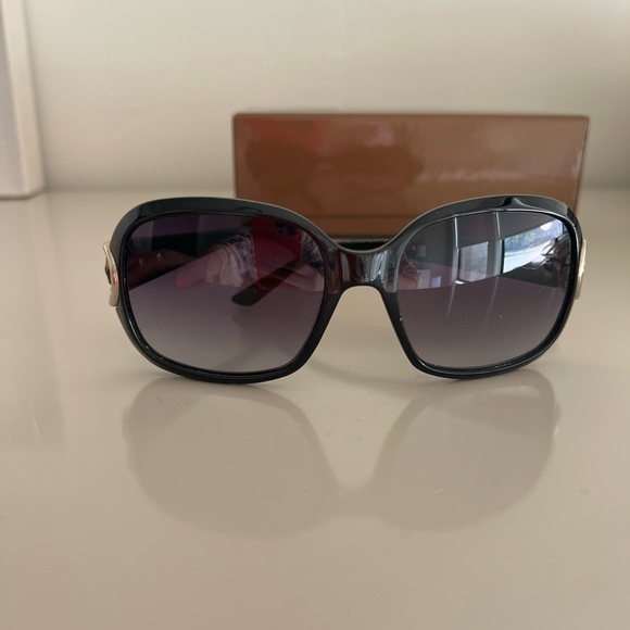 Iconic Round Gucci GG 3132/S Sunglasses - Picture 5 of 8